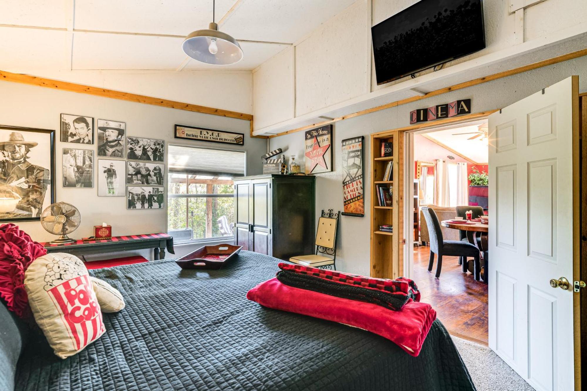 Вилла College Station Getaway With Hot Tub And Courtyard! Экстерьер фото