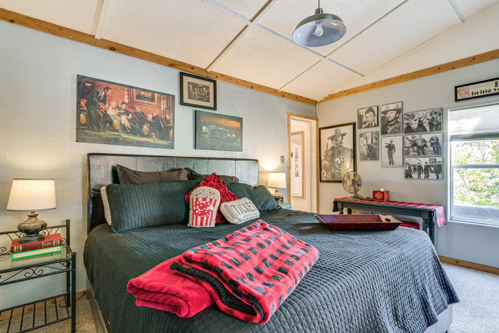 Вилла College Station Getaway With Hot Tub And Courtyard! Экстерьер фото