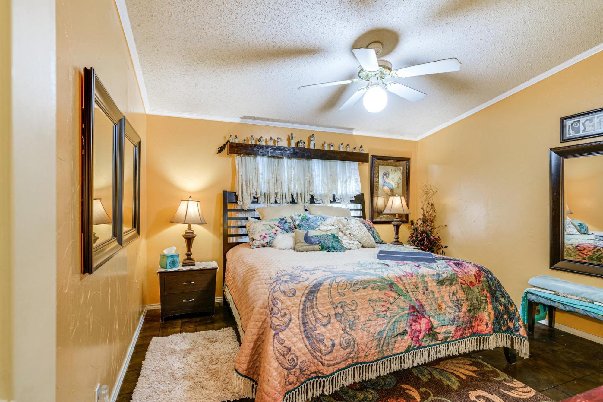 Вилла College Station Getaway With Hot Tub And Courtyard! Экстерьер фото