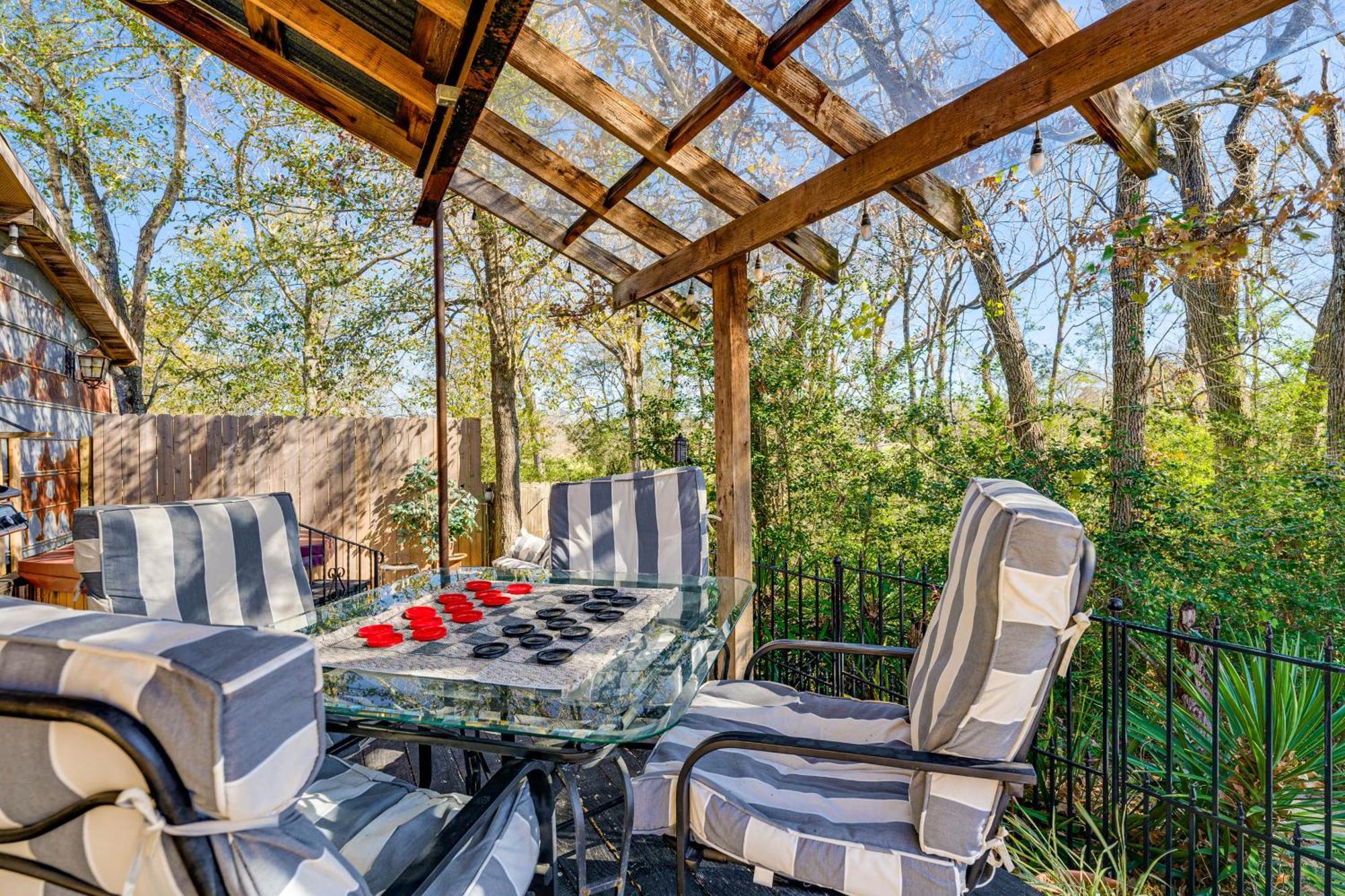 Вилла College Station Getaway With Hot Tub And Courtyard! Экстерьер фото