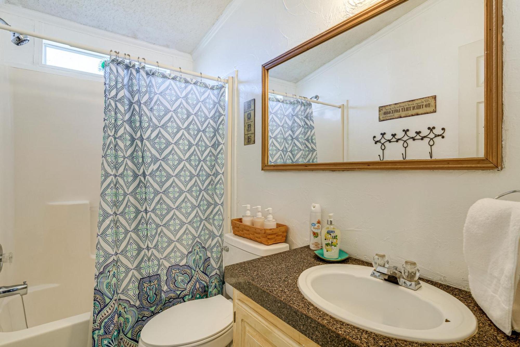 Вилла College Station Getaway With Hot Tub And Courtyard! Экстерьер фото