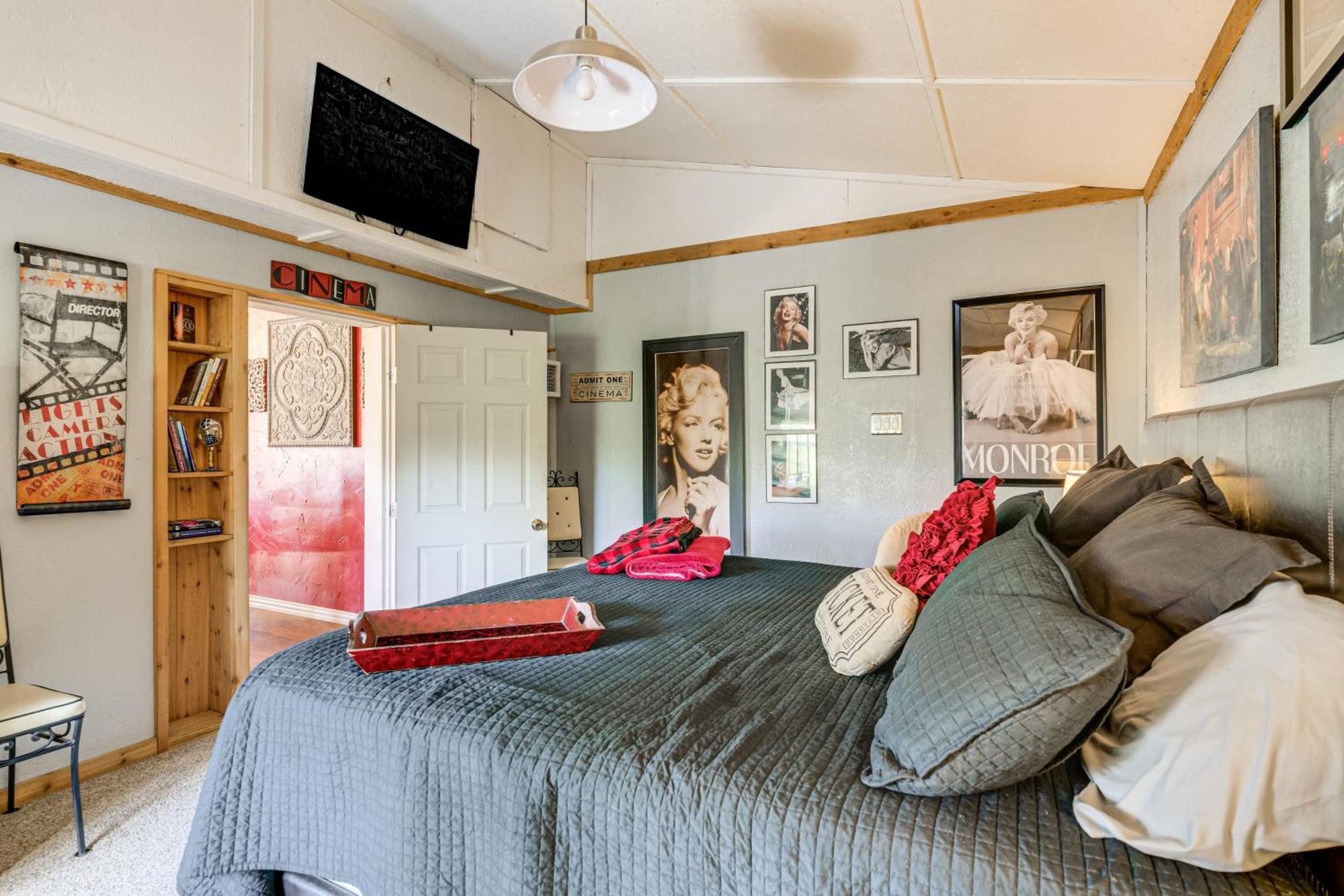Вилла College Station Getaway With Hot Tub And Courtyard! Экстерьер фото